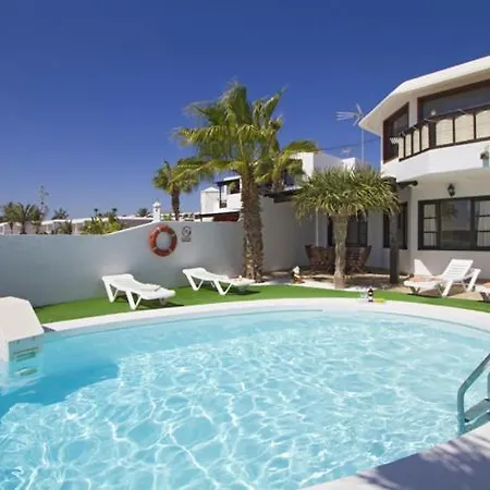 Charming Lanzarote Casa Tingu 3 Bedrooms Heated Private Pool Centre Of Puerto Del Carmen Apartment
