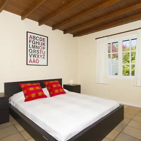 Charming Lanzarote Casa Tingu 3 Bedrooms Heated Private Pool Centre Of Puerto Del Carmen Apartment *